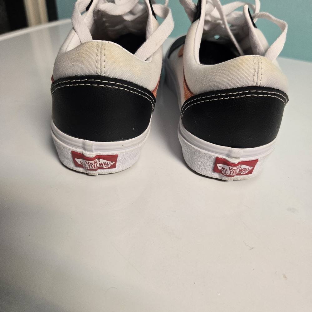 VANS - Picture 4 of 8